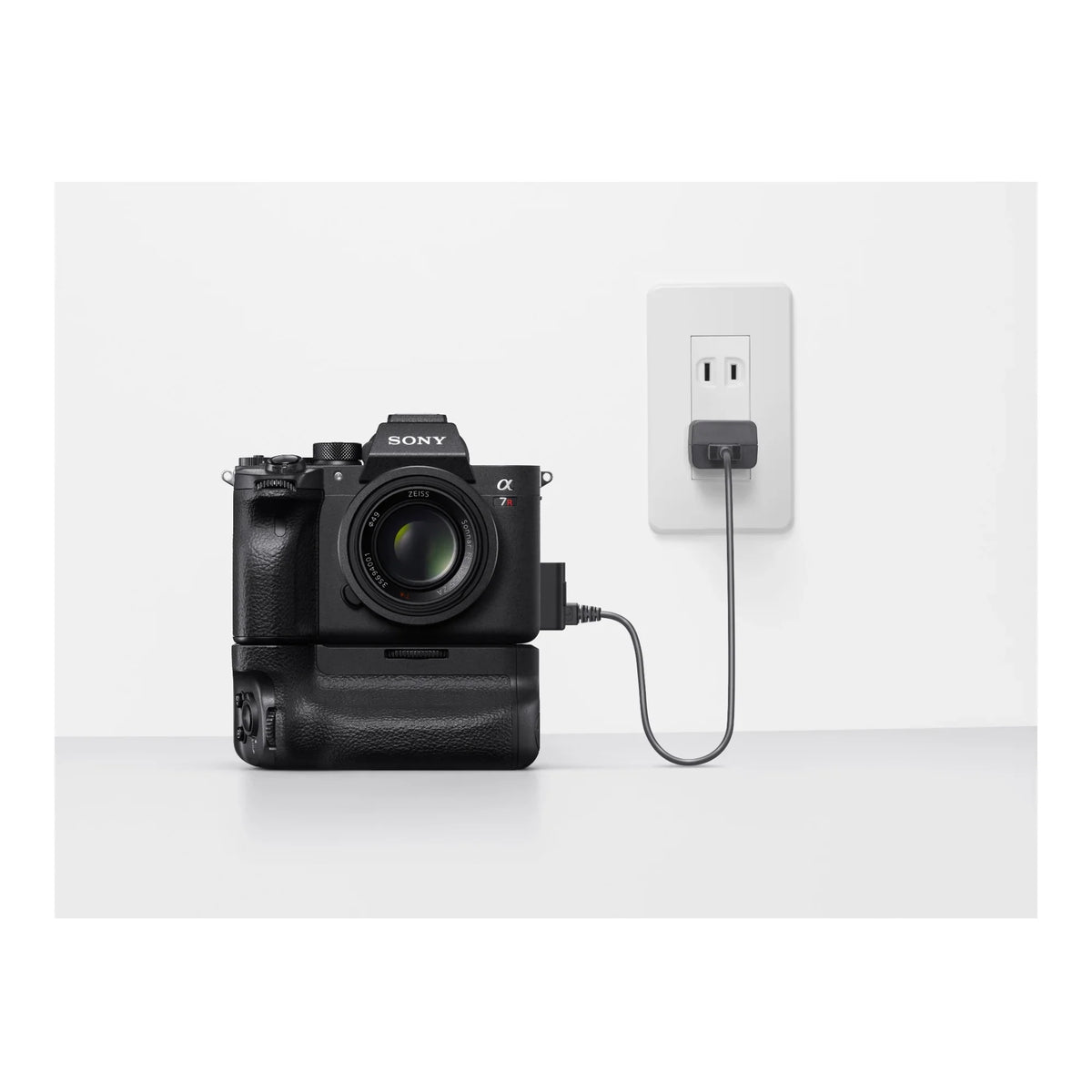 Bundle Grip Alpha SD Camera IV Card a7R 64GB Vertical Sony for with