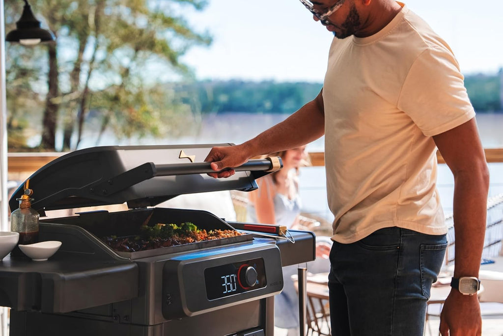 Current Model G Griddle, Smart Electric Outdoor Flat Top BBQ Grill with 200F to 600F Range for Searing & Roasting, Digital Precision, Apartment