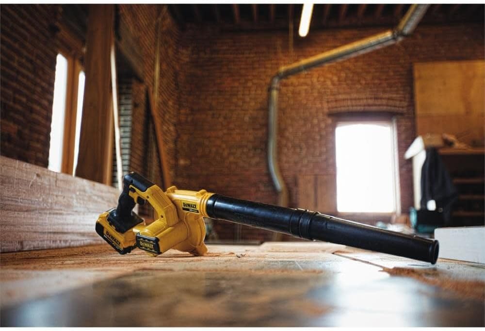 DEWALT 20V MAX* Blower for Jobsite Kit, Compact (DCE100M1)
