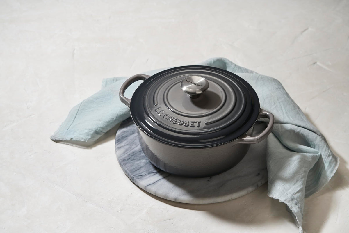 Le Creuset Enameled Cast Iron Signature Round Dutch Oven, 7.25 qt., Caribbean