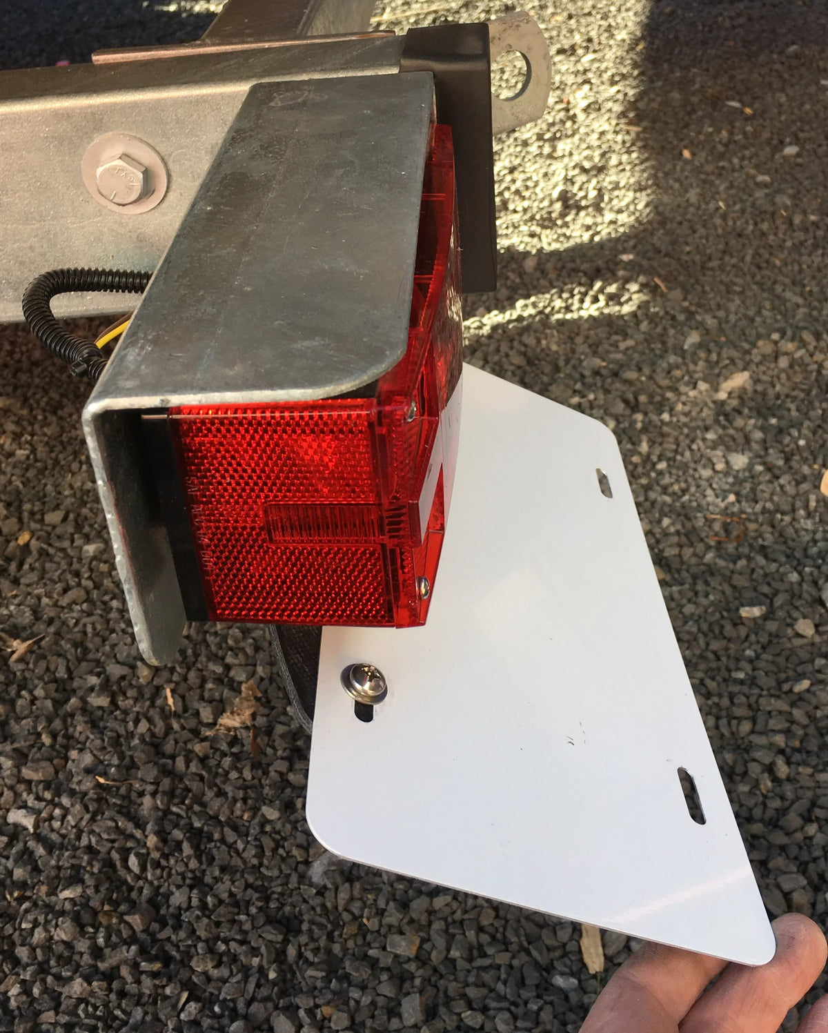 Economy-Max Rubber Holder Trailer/Truck License SurePlate TM Bracket, EM16001 Plate
