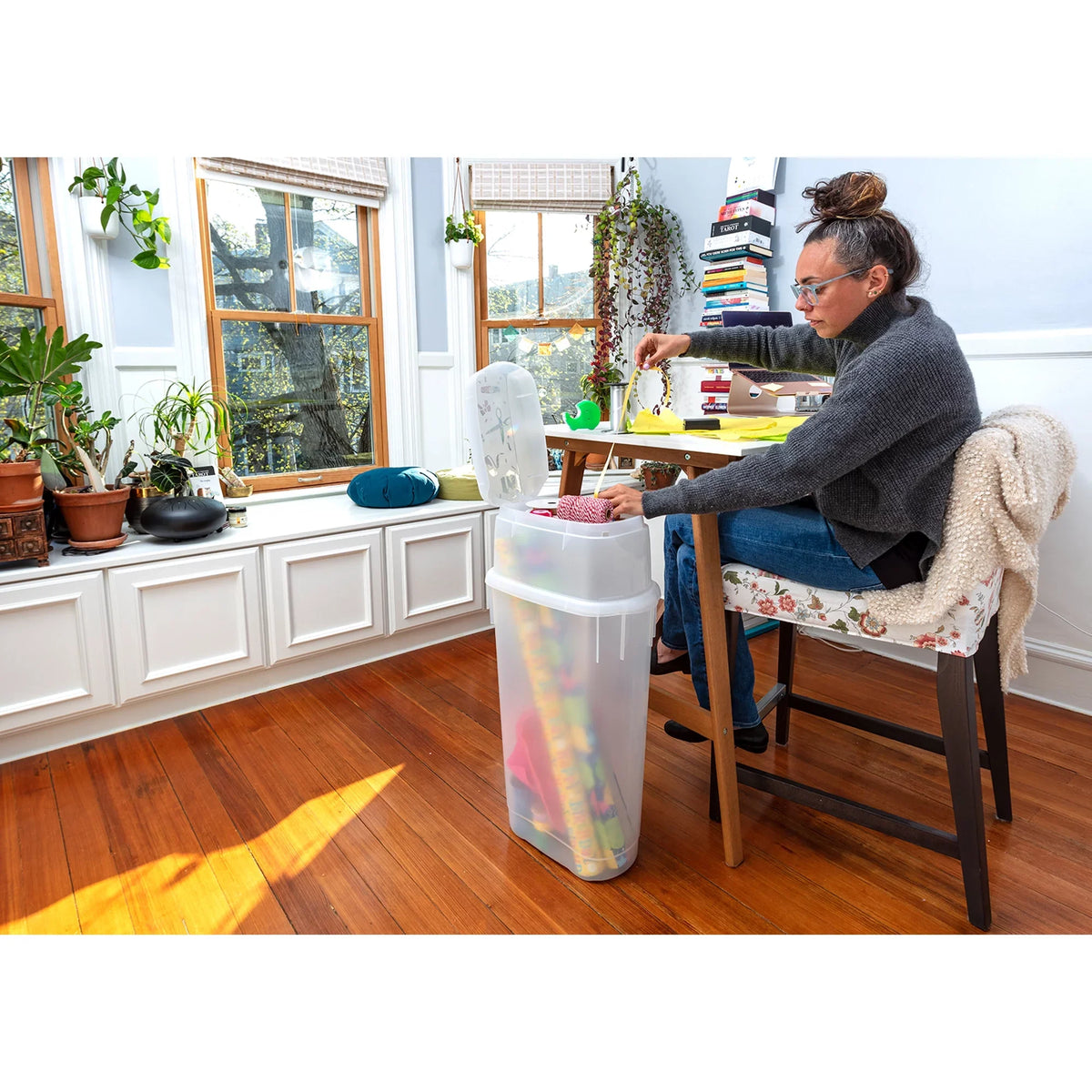 Rubbermaid Wrap N' Wrapping Clear, Paper Container, Plastic Single Craft